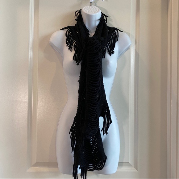 Versatile Wear Black Fringe Scarf O/S - Picture 3 of 10